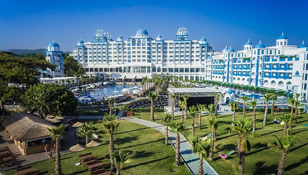 Savaitės poilsis 5★ Rubi Platinum Spa Resort & Suites viešbutyje Turkijoje su ULTRA VISKAS ĮSKAIČIUOTA už 539€