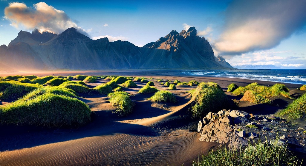 Islandija. Paslaptingoji geizerių šalis – gamtos mėgėjams skirta kelionė automobiliu nuo 729€