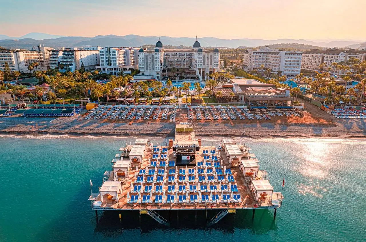 Eri sikish rus porno versiyasi Sukkubining erotik va buzuq rasmlari