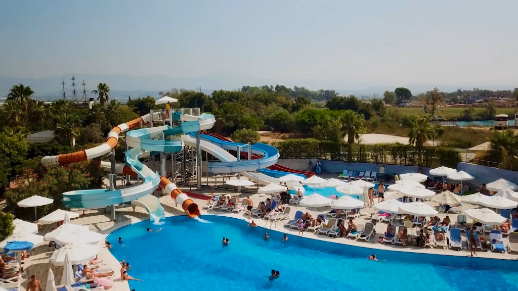 Lake River Side Hotel Spa