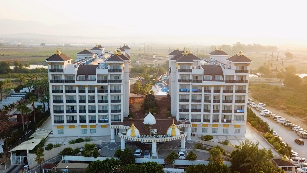 Lake River Side Hotel Spa