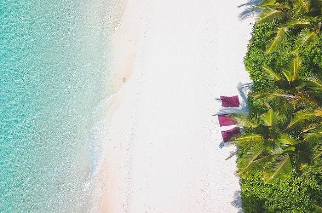 Poilsis Maldyvuose: 7 n. „Embudu Village Maldives“ 3★ viešbutyje su pilnu maitinimu už 1339€