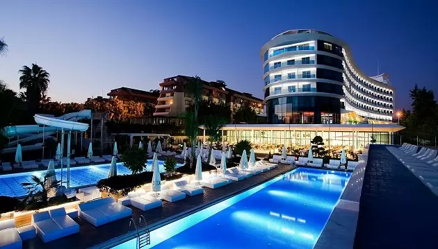 Ramios atostogos Turkijoje: pasiruoškite šauniam poilsiui 4★ viešbutyje Q Premium Resort su ultra viskas įskaičiuota