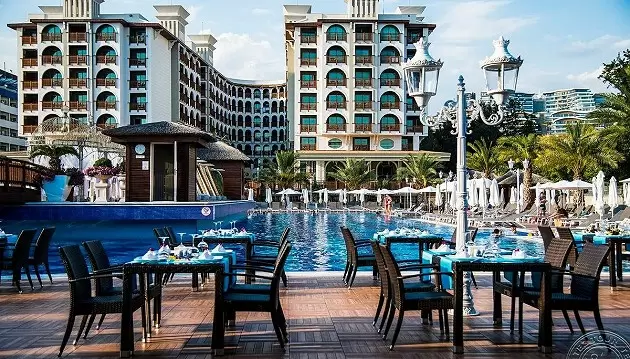 Lėtas ir kokybiškas poilsis Turkijoje: įspūdį paliksiančios atostogos 5★ viešbutyje Quattro Beach Spa & Resort