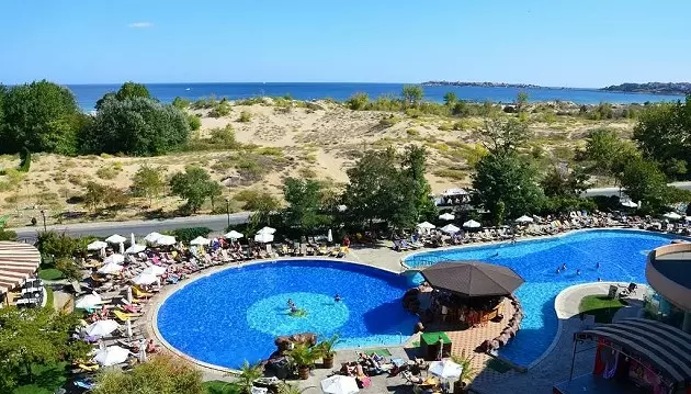 Atostogos Bulgarijoje: ilsėkitės Saulėtame Krante 4★ viešbutyje Tiara Beach su viskas įskaičiuota