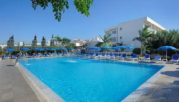 Kipras ir jo saulė: atostogaukite 3★ viešbutyje Euronapa Hotel & Apartments