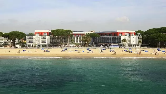 Poilsinė kelionė į Ispaniją: rinkitės atostogas moderniame 4★ viešbutyje Estival Centurión Playa