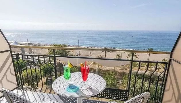Idealios atostogos prie jūros Ispanijoje: atsipalaiduokite 3★ viešbutyje Checkin Garbi
