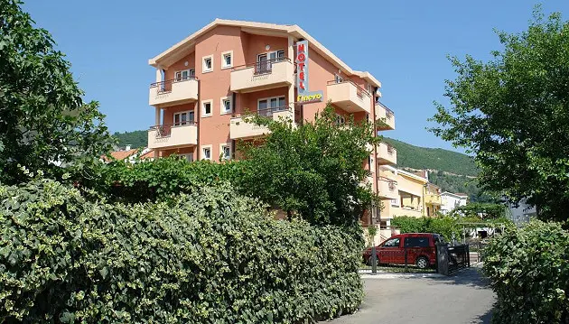 Apsilankykite Juodkalnijoje ir pasimėgaukite nuostabia gamta: viešnagė 3★ viešbutyje Fineso