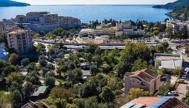 Atraskite malonias atostogas Budvos kurorte: viešnagė 4★ viešbutyje Hotel Bono