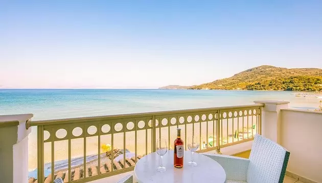 Klausykitės jūros ošimo Korfu saloje: poilsis 3★ viešbutyje Rossis su pusryčiais