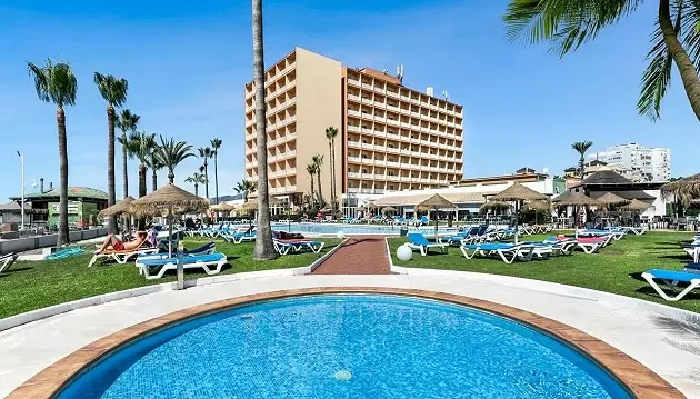 Malonus poilsis vasariškoje Malagoje: ilsėkitės 4★ viešbutyje Sol Guadalmar
