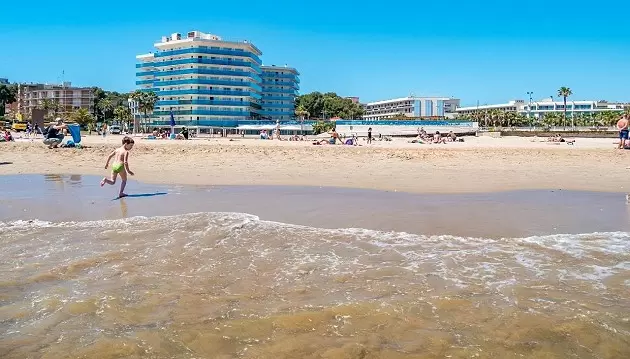 Atsipalaiduokite Kosta Doradoje: atostogos ant jūros kranto 4★ Golden Donaire Beach viešbutyje