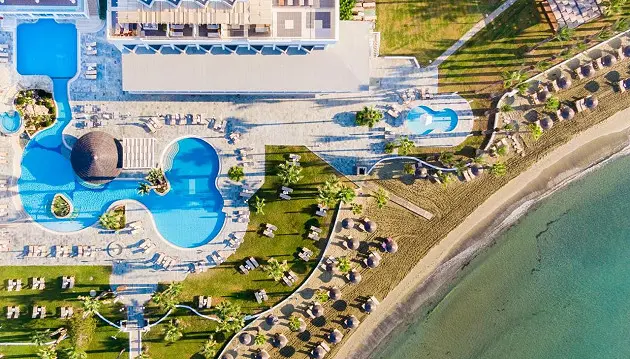 Kipras: atraskite gerų atostogų receptą 5★ viešbutyje Golden Bay Beach Hotel