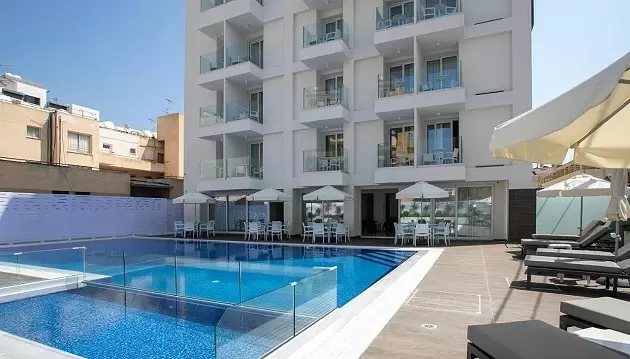 Atpalaiduojantis ir kokybiškas poilsis Kipre: apsistokite 4★ viešbutyje Best Western Plus Larco