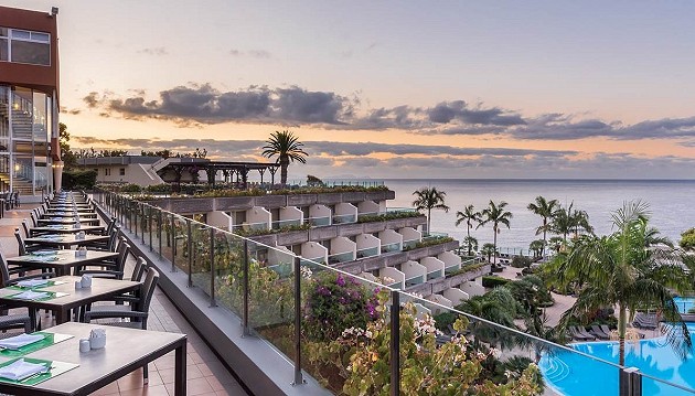 Prabangios atostogos Madeiroje: 5★ Pestana Carlton Madeira Ocean Resort viešbutyje su pusryčiais ant vandenyno kranto vos 939€