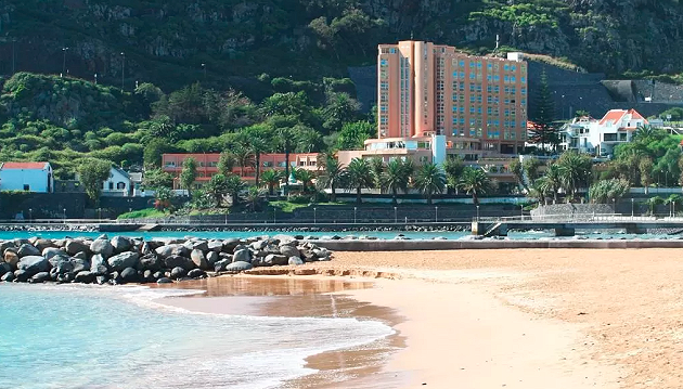 Pavasarį ilsėkitės Madeiroje: poilsis 4★ viešbutyje Dom Pedro Madeira su pasirinktu maitinimu ant vandenyno kranto tik nuo 719€