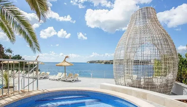 Saulės vonios Maljorkoje: apsistokite 4★ viešbutyje Bahia Principe Sunlight Coral Playa