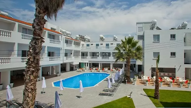 Ramios atostogos Kipre: ilsėkitės 3★ viešbutyje Princessa Vera Hotel Apartments