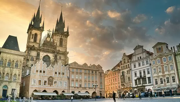 Nuotaikinga savarankiška kelionė į Prahą: apsistokite 4★ viešbutyje Panorama Hotel Prague. Skrydis iš Rygos!
