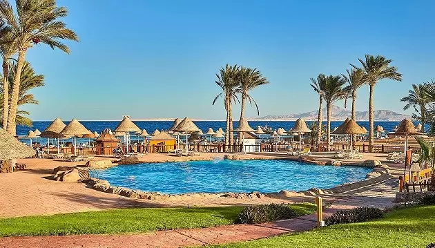 Šildykitės po Egipto saule: 5★ Parrotel Beach Resort viešbutis Šarm el Šeiche su viskas įskaičiuota