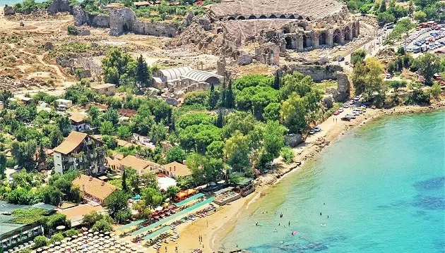 Pailsėkite sodų apsuptyje šalia jūros Turkijoje: poilsis 3★ viešbutyje Leda Beach Hotel