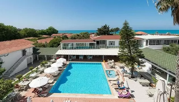 Atgaukite jėgas poilsio Turkijoje metu: jaukus 3★ viešbutis Clover Magic Nova Beach Hotel