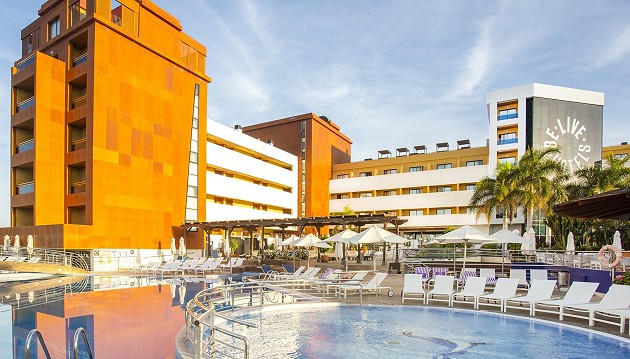 Saulėtos atostogos Tenerifėje: 4★ Be Live Experience La Niña viešbutyje su pusryčiais ir vakarienėmis už 1307€