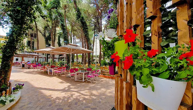 Puikiai praleiskite atostogos su šeima Albanijoje: 3★ Green Park viešbutis su pusryčiais ir vakariene