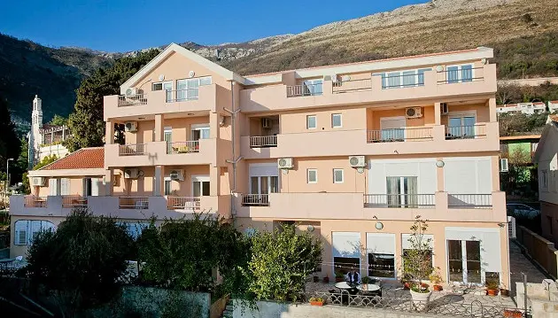 Vasaros atostogos Juodkalnijoje: apsistokite jaukiuose apartamentuose Andric