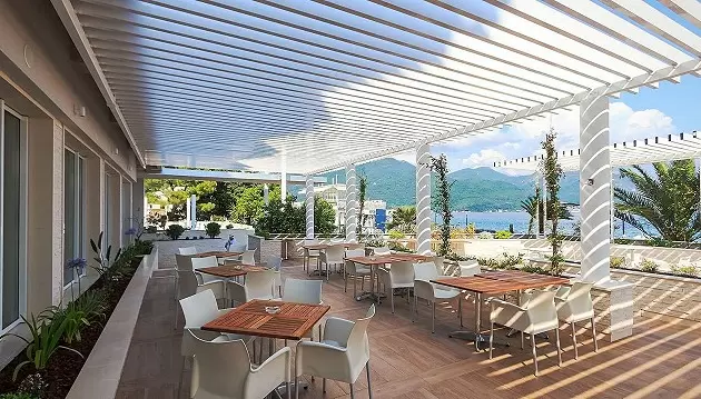 Patirkite svaiginančias atostogas Juodkalnijoje: ilsėkitės 4★ viešbutyje Carine Hotel Delfin su viskas įskaičiuota